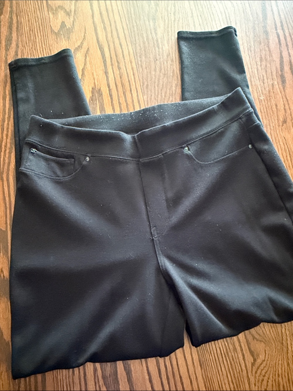 Seven7 Black Ponte Jeggings - Sleek Skinny Fit